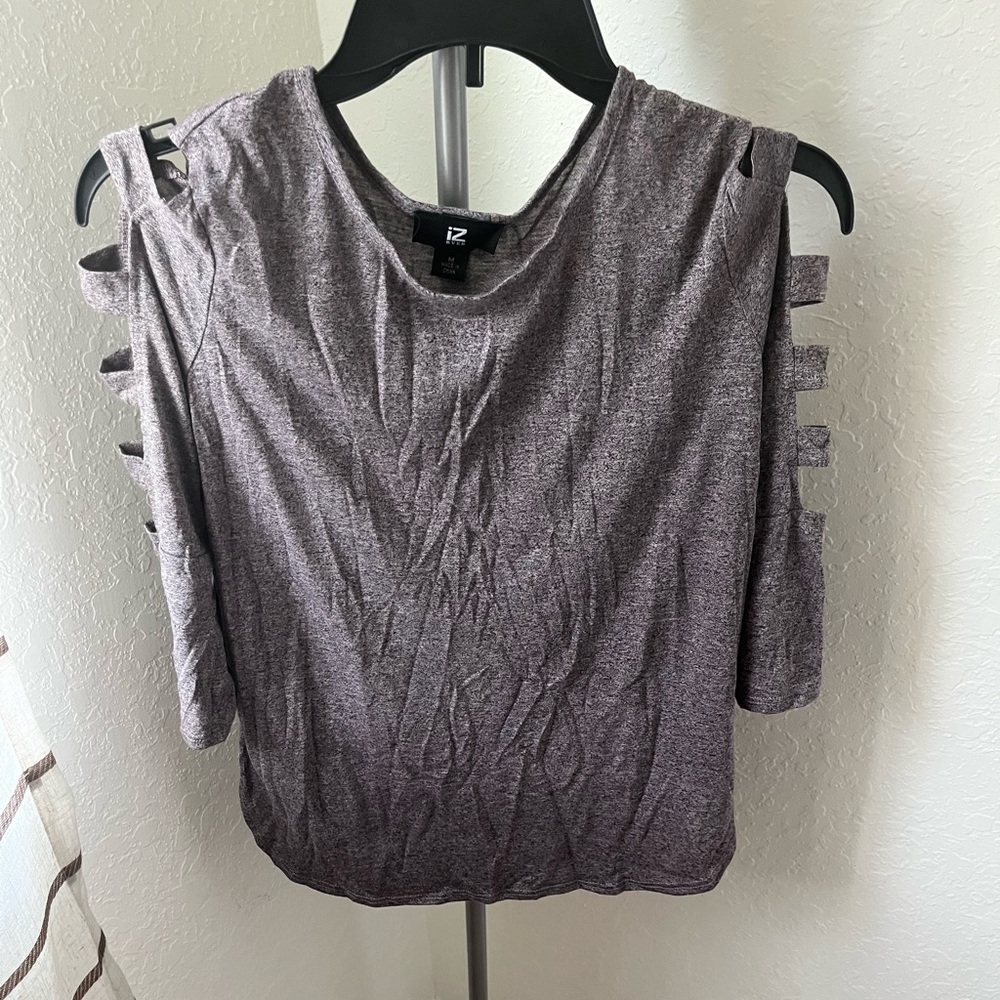 IZ Byer Cut Out Sleeve Top